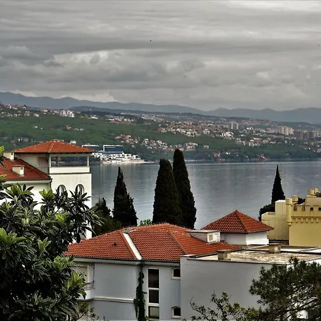 Apartment Zdenka - 100 M From The Beach Opatija